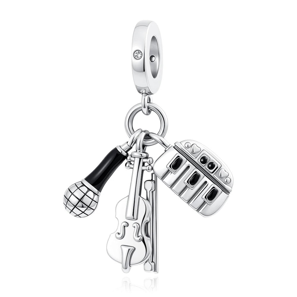 Berloque Banda Musical em Prata 925 com microfone, violino e instrumentos para pulseira feminina