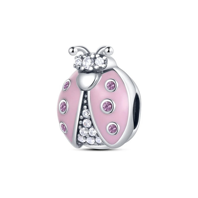 Berloque Joaninha Rosa em Prata 925 com detalhes brilhantes para pulseira feminina